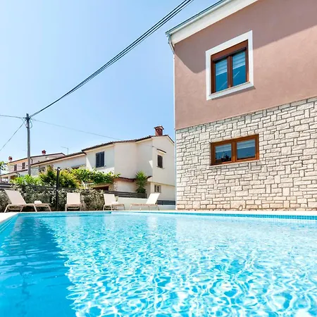 Willa Pomigranai With Swimming Pool *