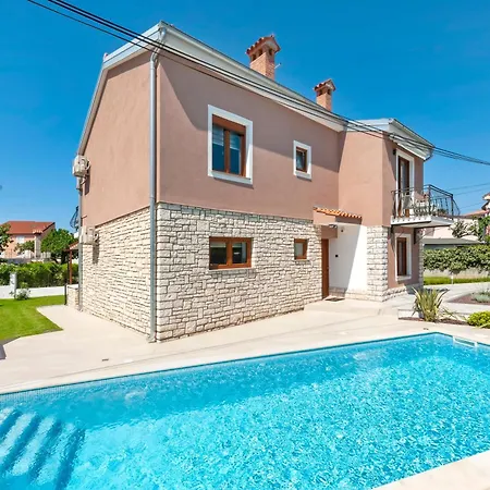 Pomigranai With Swimming Pool *