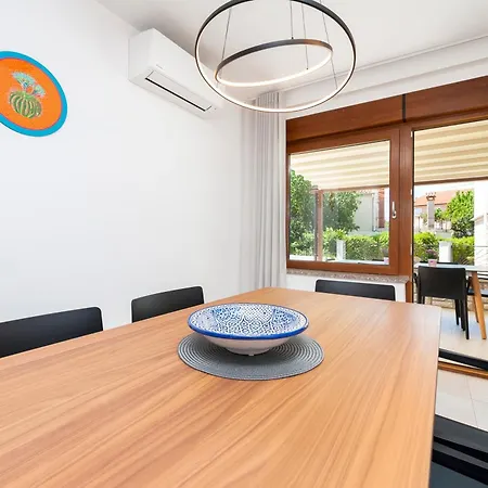 Pomigranai With Swimming Pool Villa Rovinj