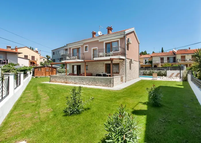 Pomigranai With Swimming Pool Villa Rovigno
