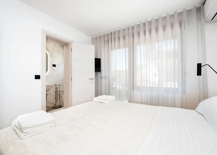Pomigranai With Swimming Pool * Rovigno